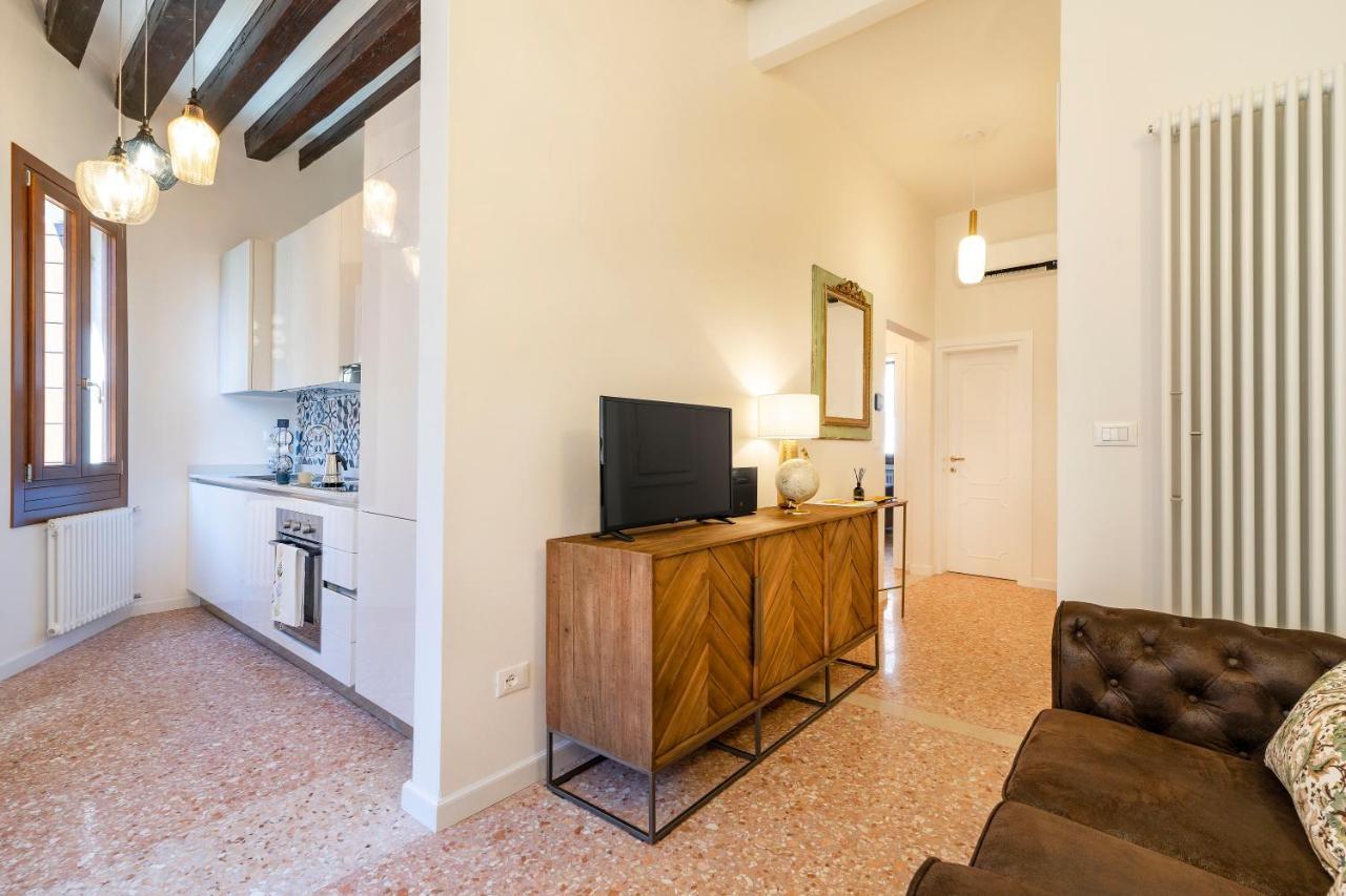 Querini Suite-balcony On Canal, Close To San Marco Apartamento
