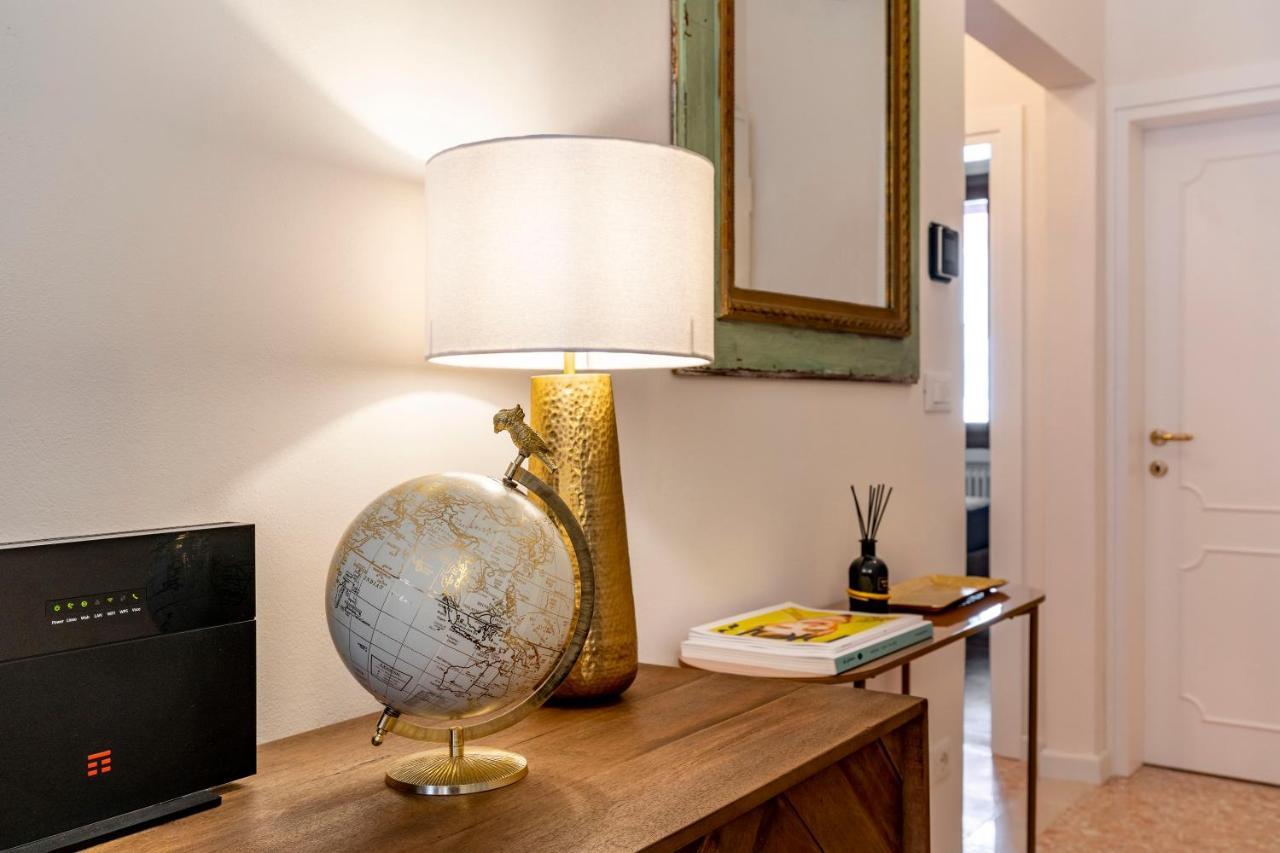 Apartamento Querini Suite-balcony On Canal, Close To San Marco *