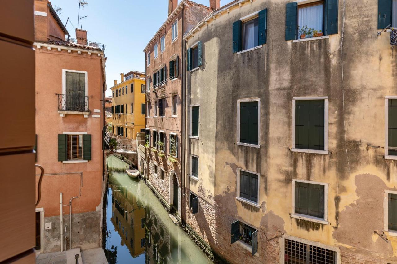 Apartamento Querini Suite-balcony On Canal, Close To San Marco Veneza