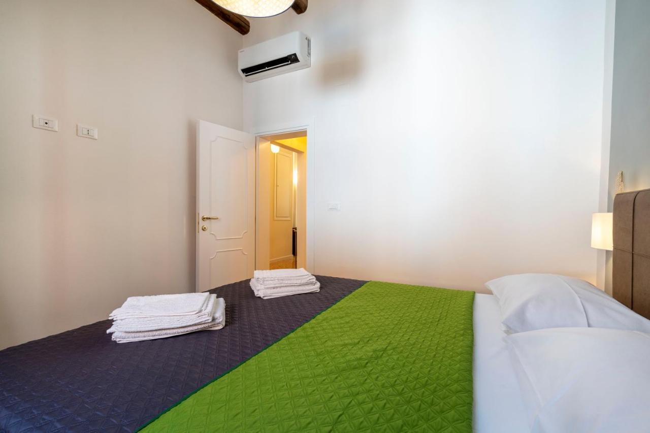 Apartamento Querini Suite-balcony On Canal, Close To San Marco