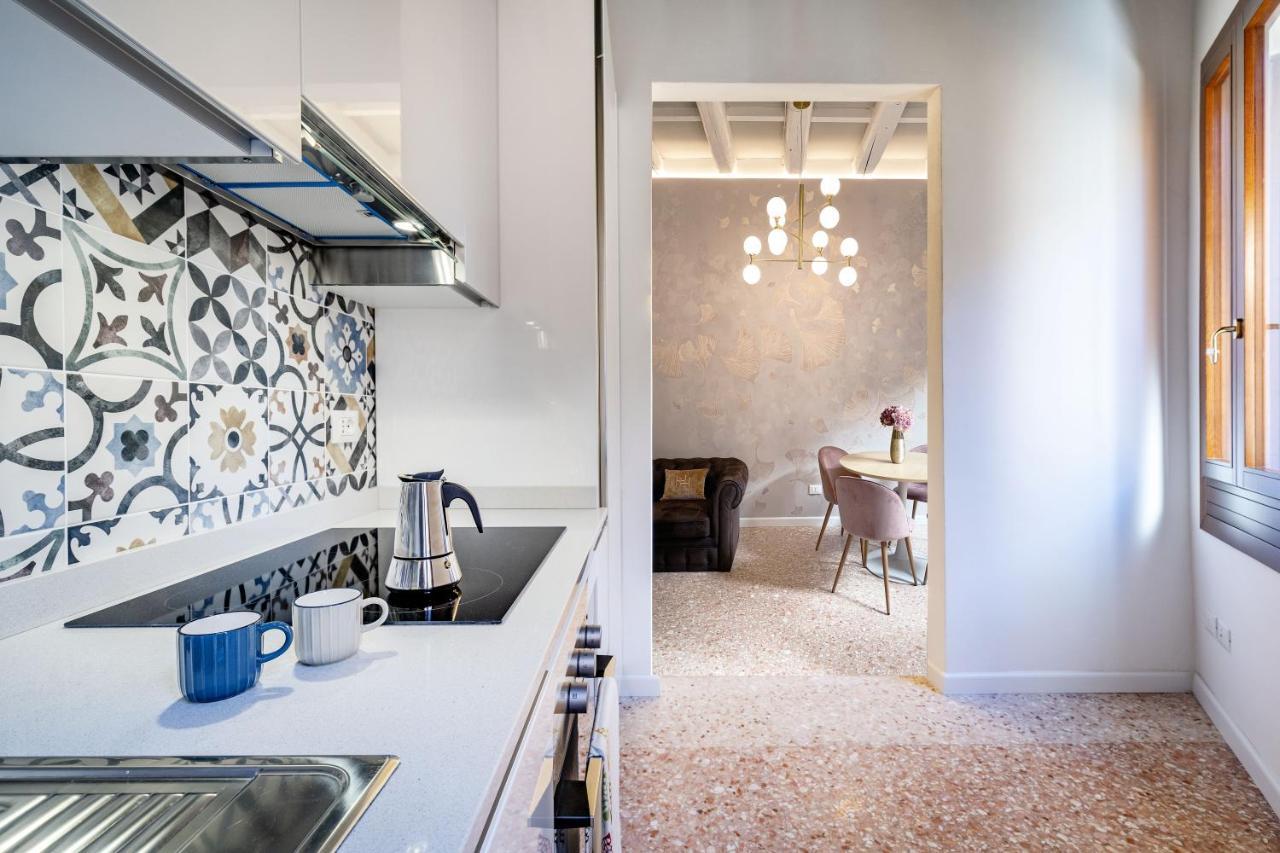 Querini Suite-balcony On Canal, Close To San Marco Apartamento Veneza
